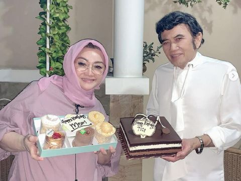 Rhoma Irama dan Ricca Rachim Rhoma Irama dan Ricca Rachim