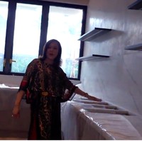 Area ini diklaim Maia Estianty akan menjadi favoritnya. Ruangan yang dimaksud adalah dapur. (Foto: YouTube/@Maia Aleldul TV)