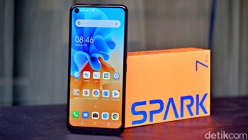 Punya memori internal 64 GB yang bisa ditambahkan dengan microSD. Foto: Adi Fida Rahman/detikINET