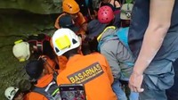 Sebelum menemukan Eva, tim SAR menemukan jaket milik Eva di jarak 2 kilometer dari tempat Eva hilang. (Foto: dok. Basarnas Makassar)