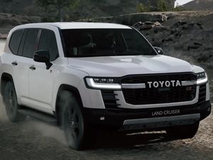 Toyota Larang Pembeli Land Cruiser Terbaru Menjual Kembali Mobilnya, Kenapa?
