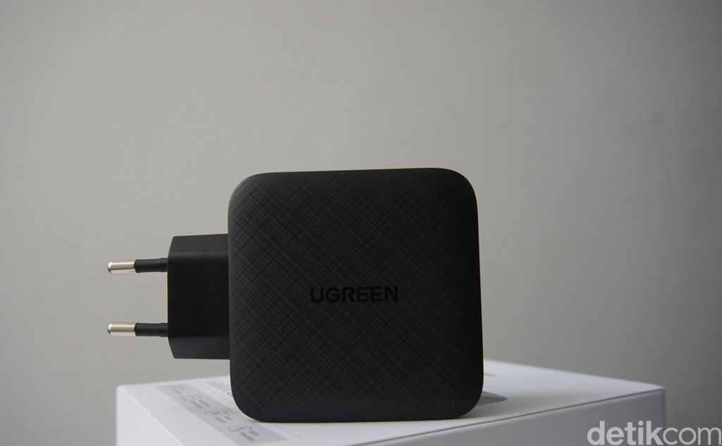 UGREEN Power Delivery Fast Charger GaNX 65W