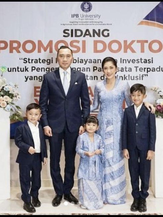 Anak bungsu Susilo Bambang Yudhoyono, Edhie Baskoro Yudhoyono alias Ibas telah menyelesaikan program Manajemen Studi dari Institut Pertanian Bogor, Kamis (10/6/2021). Ia menjalani sidang kelulusannya secara terbuka. Foto: Instagram/@ruby_26