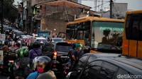 Pada bulan September tahun lalu, ambulans di Wisma Atlet juga antre.