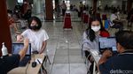 Antusiasme Warga Kelapa Gading saat Vaksinasi