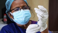 Sebelumnya, Indonesia juga telah menerima 313.100 vaksin AstraZeneca dari COVAX Facility pada Sabtu (5/6) lalu. Menteri Luar Negeri Retno Marsudi mengatakan, dengan dua kedatangan vaksin itu, jumlah total vaksin AstraZeneca dari COVAX Facility yang diperoleh secara gratis mencapai 8.228.400 dosis vaksin dalam bentuk jadi.