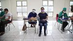 Antusiasme Warga Kelapa Gading saat Vaksinasi