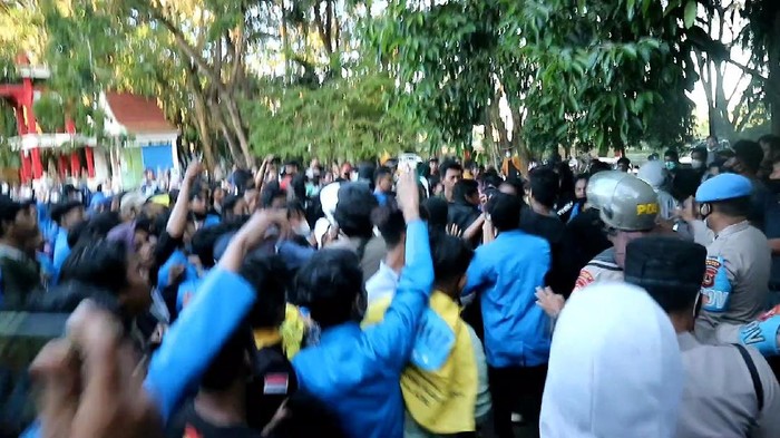 Demo tolak program dana PEN di Bone, Sulsel ricuh