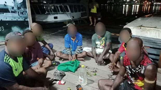 Ditpolairud Polda Papua mengamankan 7 WN Papua Nugini (PNG) yang masuk ke wilayah Papua secara ilegal (Dok Polda Papua)