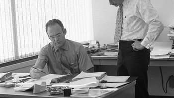 Duet Gordon Moore dan Robert Noyce mendirikan raksasa semikonduktor Intel pada 18 Juli 1968. Foto: Intel