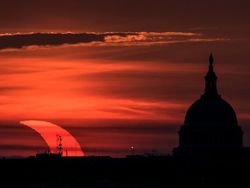 Indahnya Gerhana Matahari Cincin Api di Berbagai Negara
