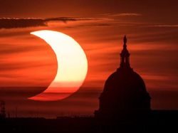 Indahnya Gerhana Matahari Cincin Api di Berbagai Negara