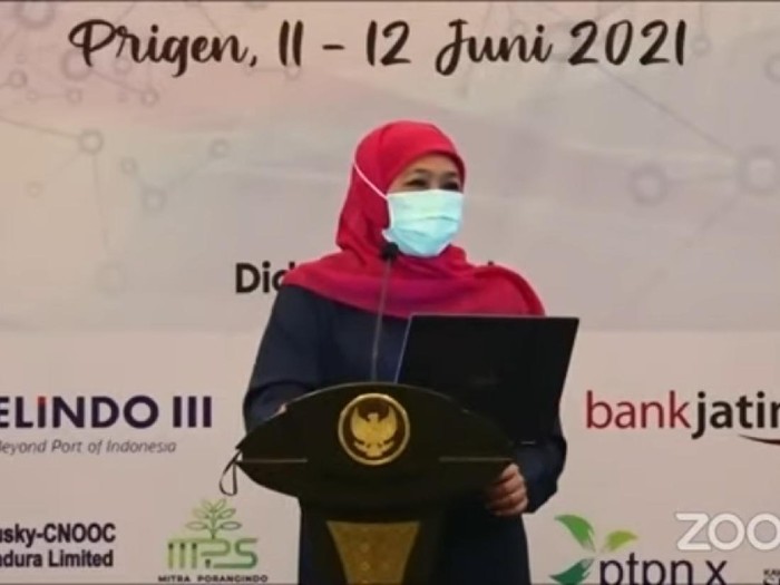 Gubernur Khofifah Indar Parawansa