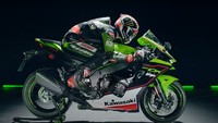Kawasaki dengan bangga menghadirkan dua produk ini yang datang dari pengalaman. Kami memenangkan World Superbike Championship 6 kali berturut-turut. Saya yakin kedua model Ninja ini akan memberikan pengalaman berkendara yang menyenangkan bagi semua pelanggan, kata President Director PT Kawasaki Motor Indonesia (KMI) Jin Inoue, dalam peluncuran virtual, di channel YouTube Kawasaki Indonesia, Jumat (11/6/2021). Foto: Dok. Kawasaki Motor Indonesia (KMI)