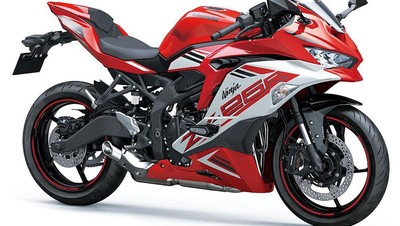Potret Kawasaki Ninja ZX-25R 2022, Warna Merahnya Bikin Naksir