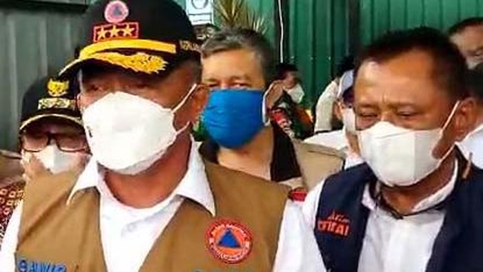 Kepala BNPB Letjen Ganip Warsito saat meninjau RS Lapangan di Jalan Ijen