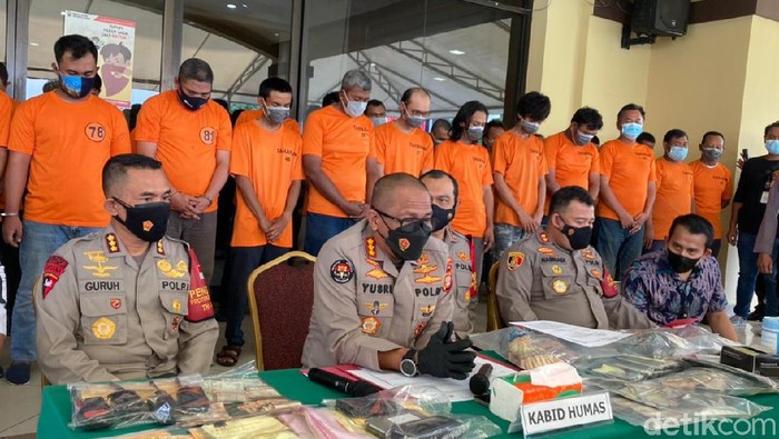 Konferensi pers pengungkapan pelaku pungutan liar di Polres Jakarta Utara