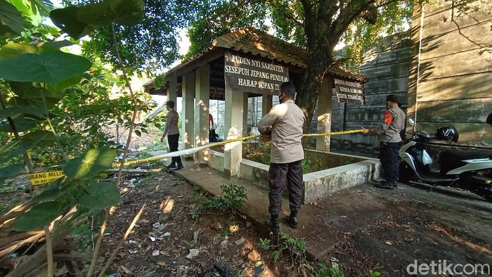 Lokasi penemuan mayat misterius di pekarangan warga Desa Jepang, Mejobo, Kudus, Jumat (11/6/2021).