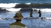 Latihan renang rintis yang bertujuan untuk melakukan pengintaian tumpuan pantai merupakan salah satu rangkaian dalam latihan bersama dengan sandi Reconex 21-II yang direncanakan berlangsung hingga 16 Juni mendatang. 