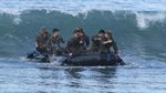 Marinir Indonesia-AS Latihan Menembus Ganasnya Gelombang Selat Bali