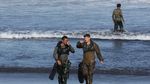 Marinir Indonesia-AS Latihan Menembus Ganasnya Gelombang Selat Bali