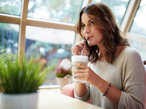 Bahaya! 5 Kebiasaan Ngopi Ini Bikin Berat Badan Melonjak