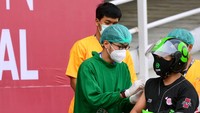 Sehingga dengan divaksinasi Gojek dapat memberikan rasa aman kepada para mitra untuk menjalani aktivitas sehari harinya, sekaligus memberikan rasa nyaman kepada konsumen dalam menggunakan layanan Gojek.