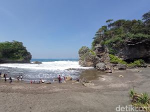 Pantai Batukaras dan Madasari Pangandaran Ditutup Sementara