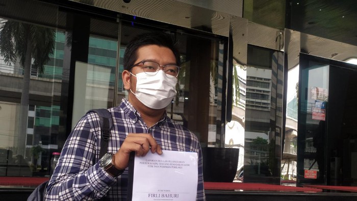 Peneliti ICW Kurnia Ramadhana Laporkan Firli Bahuri ke Dewas KPK