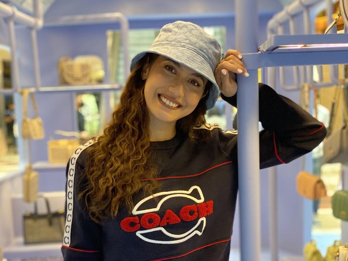 Pevita Pearce di Pop-up store Coach