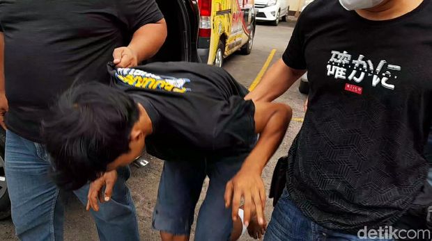 Polisi menangkap pembunuh driver ojol yang mayat korban ditemukan hangus terbakar di Brebes, Jumat (11/6/2021).