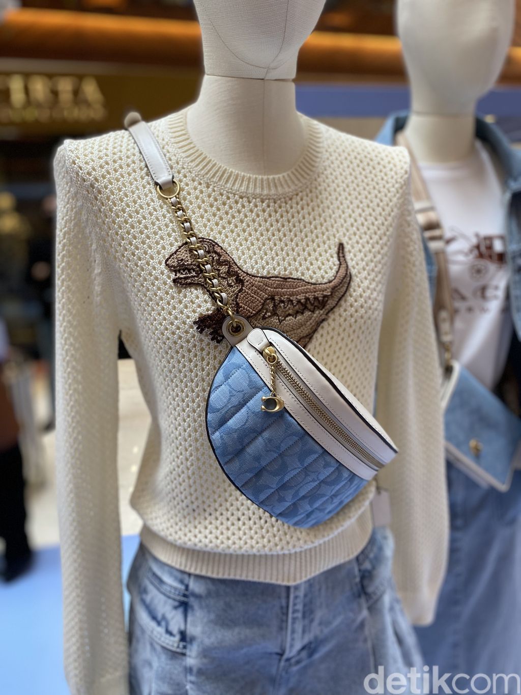 pop-up store Coach Pre-fall 2021