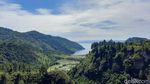 Potret Rest Area dengan Pemandangan Danau Toba