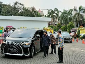 Suasana di Rumah Duka Jelang Pemakaman Istri Yasonna Laoly
