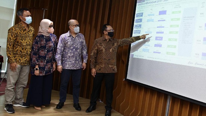 Transformasi di Tengah Pandemi, Laba Bersih 2020 Tugu Mandiri Naik Tajam PT Asuransi Jiwa Tugu Mandiri Tbk (AJTM) berhasil membukukan laba setelah pajak sebesar Rp18,39 miliar, meningkat 119 persen dibanding 2019 sebesar Rp8,39 miliar.