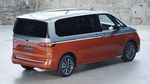 VW Multivan T7 Hybrid Sajikan Ruang Rapat Berjalan