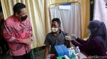 Warga Rusun Marunda Divaksin COVID-19