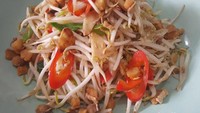 Olahan sayur praktis juga bisa dibuat dari tauge. Supaya rasanya makin nikmat, coba gabungkan dengan potongan ikan asin jambal roti. Kamu bisa membuatnya dengan ikuti resep ini. Foto: detikfood