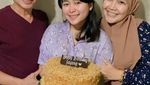 Ayah Ayu Ting Ting Foodies yang Doyan Makan Bareng Keluarga
