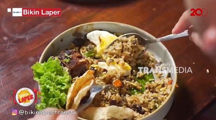 Bikin Laper! Dimas Beck Makan Nasi Goreng Buntut yang Komplet Mantap