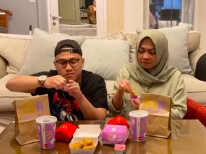 Cicip BTS Meal, Ini Komentar Ria Ricis hingga Mama Rieta Soal Rasanya