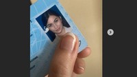 Ariel Tatum ternyata tetap cantik di foto KTP miliknya. Foto: Instagram