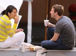 Kehidupan Mark Zuckerberg Terlihat Sederhana, Padahal...