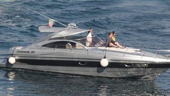 Properti mewah Zuckerberg tersebar di lokasi-lokasi elit. Salah satunya rumah super besar di pinggir danau Tahoe ini senilai USD 59 juta. Foto: istimewa