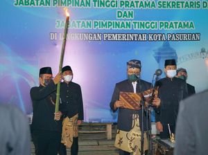 Gus Ipul Lantik Sekda dan 7 Kepala OPD di Tengah Guyuran Hujan Deras