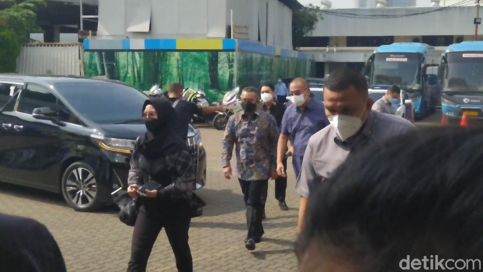 Jenazah istri Menkumham Yasonna Laoly, Elisye Widya Ketaren disemayamkan di Rumah Duka Sentosa RSPAD Gatot Soebroto. Menkes-Menlu datang melayat. (Adhyasta Dirgantara/detikcom)