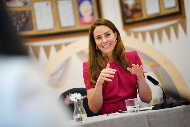 Saat sesi jumpa pers, Kate Middleton sempat ditanya soal keponakan barunya atau anak kedua Pangeran Harry dan Meghan Markle yang belum lama ini lahir. Aku mendoakan yang terbaik untuknya dan aku sudah tak sabar untuk menemuinya karena kami memang belum sempat bertemu. Semoga bisa dalam waktu dekat, katanya. (Foto: Getty Images/WPA Pool)