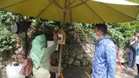 Pengelola objek wisata TGAA Lembang, Wawan Setiawan menyebut pihaknya selalu menerapkan protokol kesehatan secara ketat untuk mencegah penyebaran COVID-19. Apalagi saat ini KBB sedang berada di zona merah.