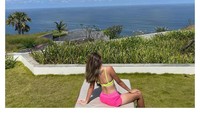 Di foto ini, banyak orang mengingatkan atas gelar hajah yang dimiliki Nia Ramadhani. Foto: Instagram Nia Ramadhani