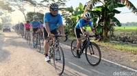Seluruh peserta yang terlibat dalam Pedalpedia 2021 telah dinyatakan sehat dan sudah menjalani swab test. Tak hanya itu, selama jalannya kegiatan, panitia juga menerapkan protokol kesehatan secara ketat. (Rinto Heksantoro/detikcom)